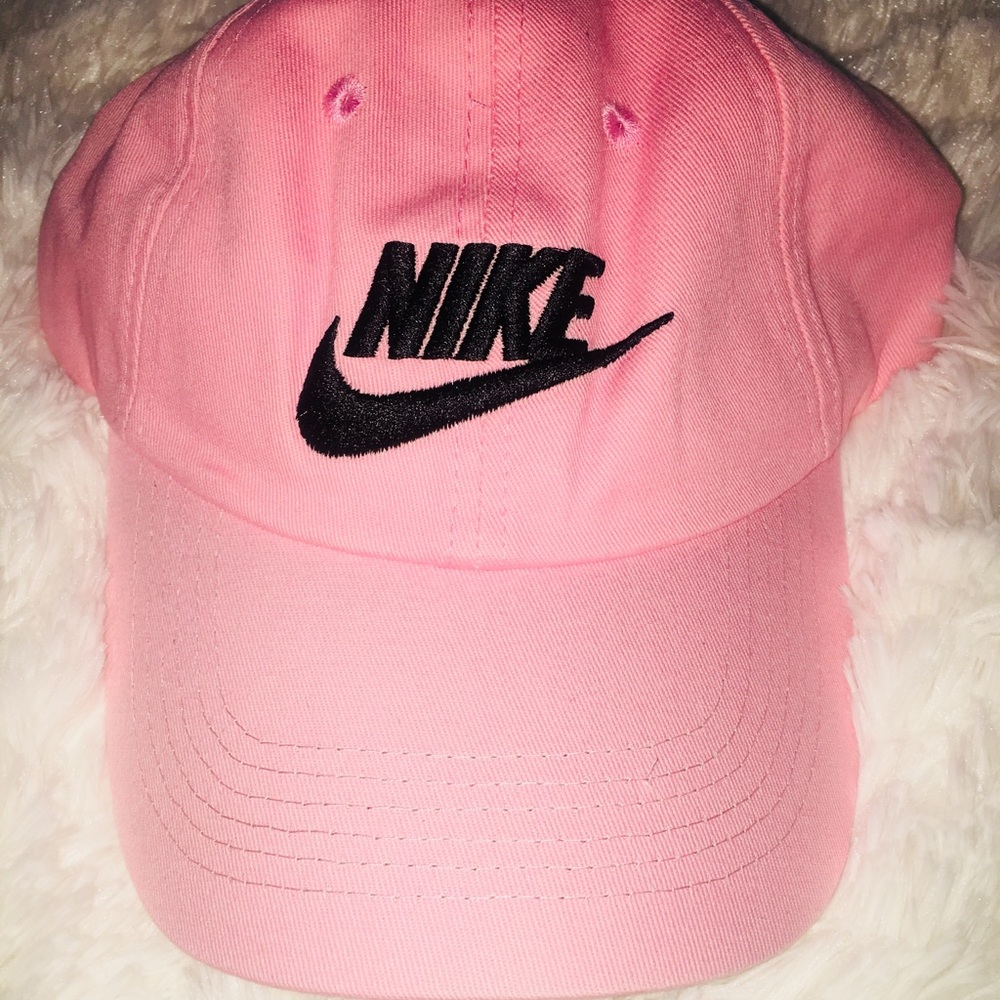 Pink Nike Baseball Cap 🧢💕
